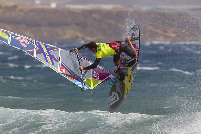 Victor Fernandez tweaked - PWA Pozo Izquierdo ©  John Carter / PWA http://www.pwaworldtour.com